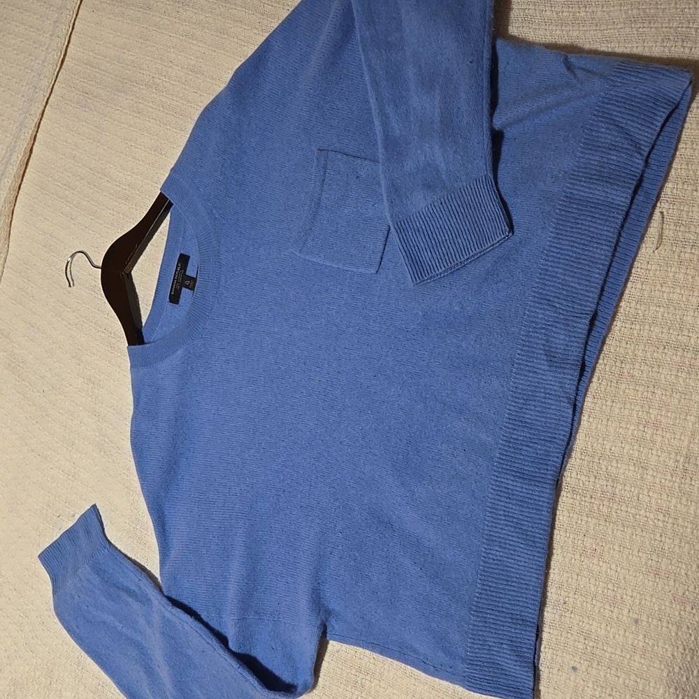 Banana Republic Women's Light Blue Crew Neck Cashmere Sweater